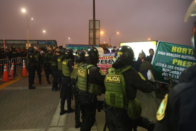 Exteriores del mercado mayorista de Lima. Comerciantes acatando paro por 48 horas. Foto: Piko Tamashiro/GEC