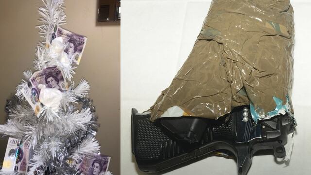 Traficantes de drogas decoran su árbol de Navidad con billetes y bolsas con estupefacientes