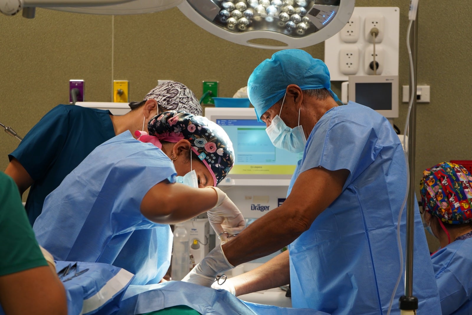 Jornada médica beneficia a pacientes con operaciones de baja complejidad