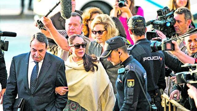 Condenan a Isabel Pantoja a dos años de prisión en España