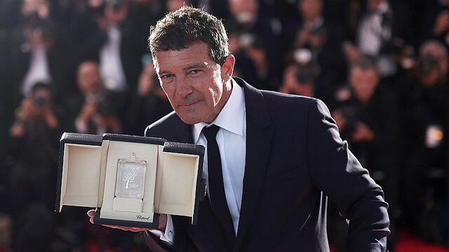 La emoción de Antonio Banderas al ganar el premio a mejor actor del Festival de Cannes (FOTOS)