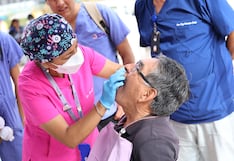 Municipalidad de Independencia entrega prótesis dentales gratuitas a adultos mayores vulnerables