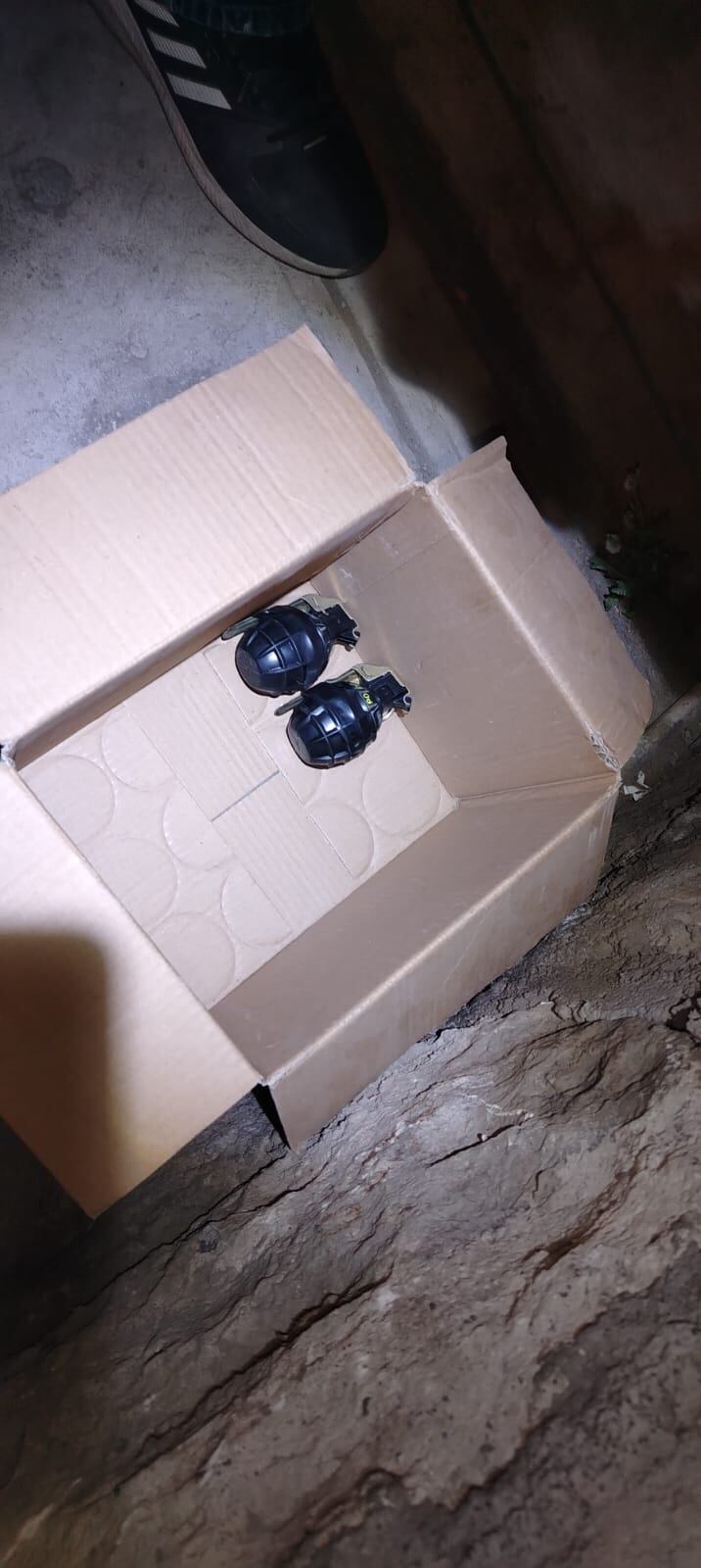 Se hallaron también granadas de guerra tipo piña. Foto: GEC.