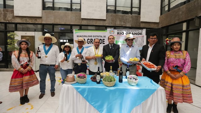 Arequipa: Celebra el Día de la Juventud en Río Grande  con festival de vinos y comida típica