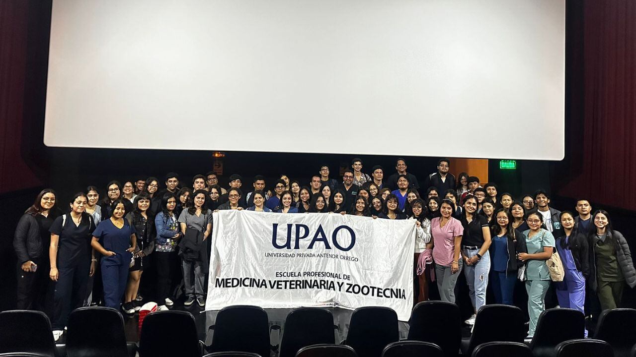 Alumnos de Medicina Veterinaria, de la Universidad Privada Antenor Orrego (UPAO), fueron motivados por su docente para abarrotar las instalaciones. La historia del “Hachiko peruano” ha conmovido a miles de peruanos.