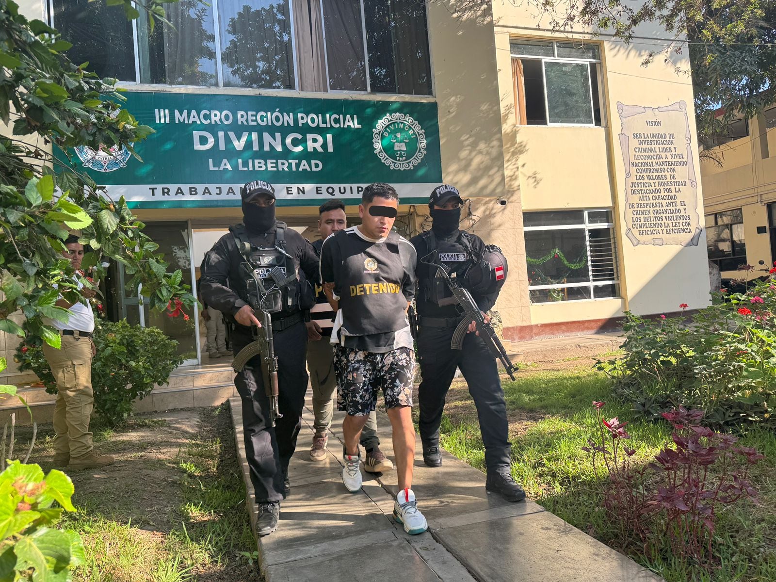 PNP detuvo a implicado en el atentado. Pese a captura, amenazas para que comerciantes paguen S/ 200 mil de cupo continúan.