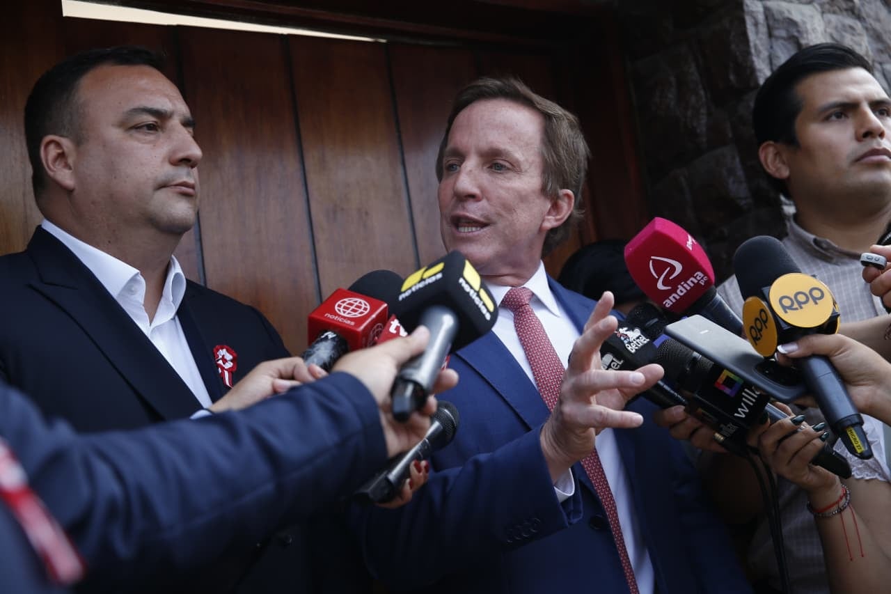 El candidato de Avanza País consideró que la nueva administración debe enfocarse en fortalecer la seguridad, mejorar el transporte, impulsar la titulación de predios y reformar servicios públicos. Fotos: Cesar Campos/@photo.gec