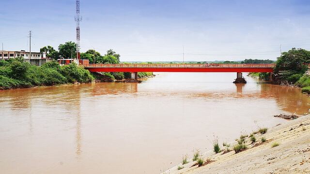Río Tumbes pone en riesgo áreas urbanas por aumento de su caudal y posible desborde