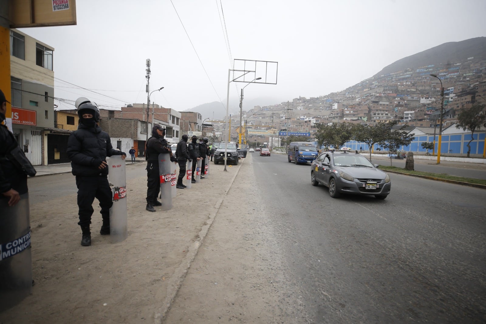 El Gobierno ha declarado estado de emergencia en al menos 13 distritos de Lima y Callao.