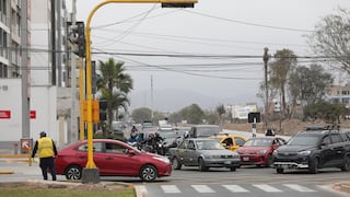 Vía Expresa Sur: Mujer que se desplazaba en moto eléctrica fue embestida por un auto