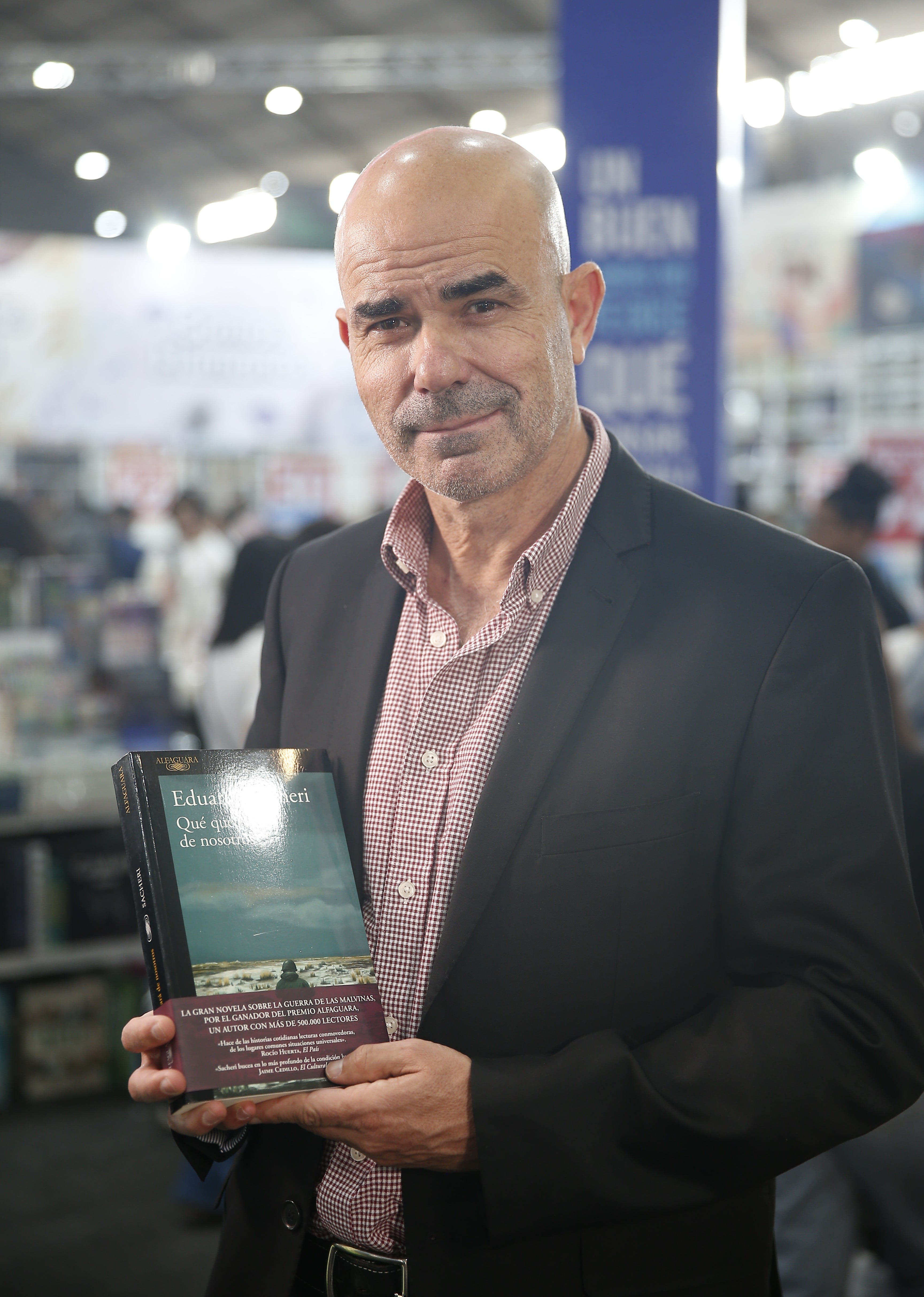 "En la construcción de estas novelas, el Sacheri historiador es el primero en ponerse a trabajar, su función es generar un escenario lo más sólido y real posible", dice Eduardo Sacheri. (Foto. César Campos/GEC)