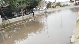 Sullana: Llevan más de una semana con agua empozada en frontis de sus casas