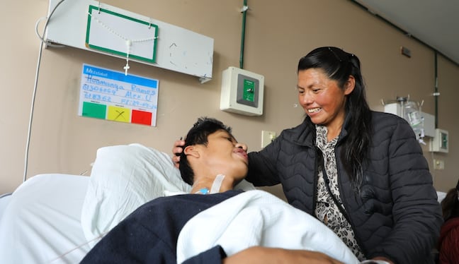Proeza médica en Cusco: Neurocirujanos realizan la primera cirugía de corrección de columna a adolescente