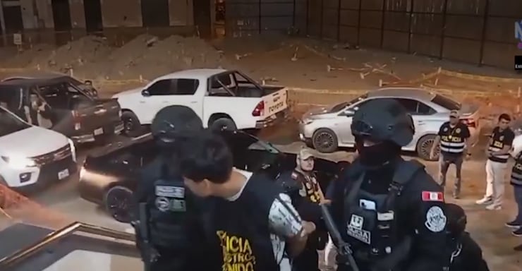 La banda exigió S/ 30 mil por la liberación de un trabajador. El operativo se realizó en el Callao y San Martín de Porres. (Captura de América Noticias)