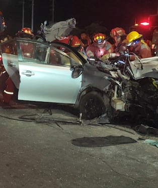 Salva de la muerte en la Panamericana Sur en Ica: automóvil se empotra contra tráiler
