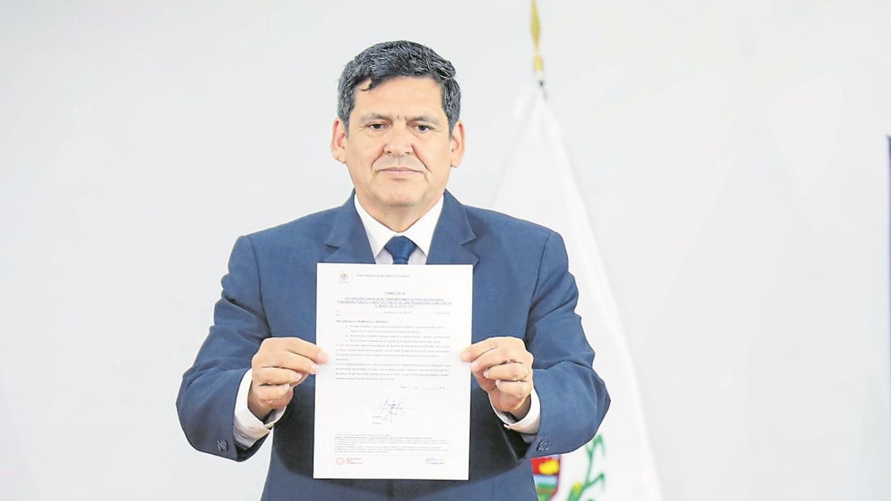 Extitular de la Grell firmó resolución, presuntamente, para favorecer a su progenitora, pero asegura que fue por orden judicial.