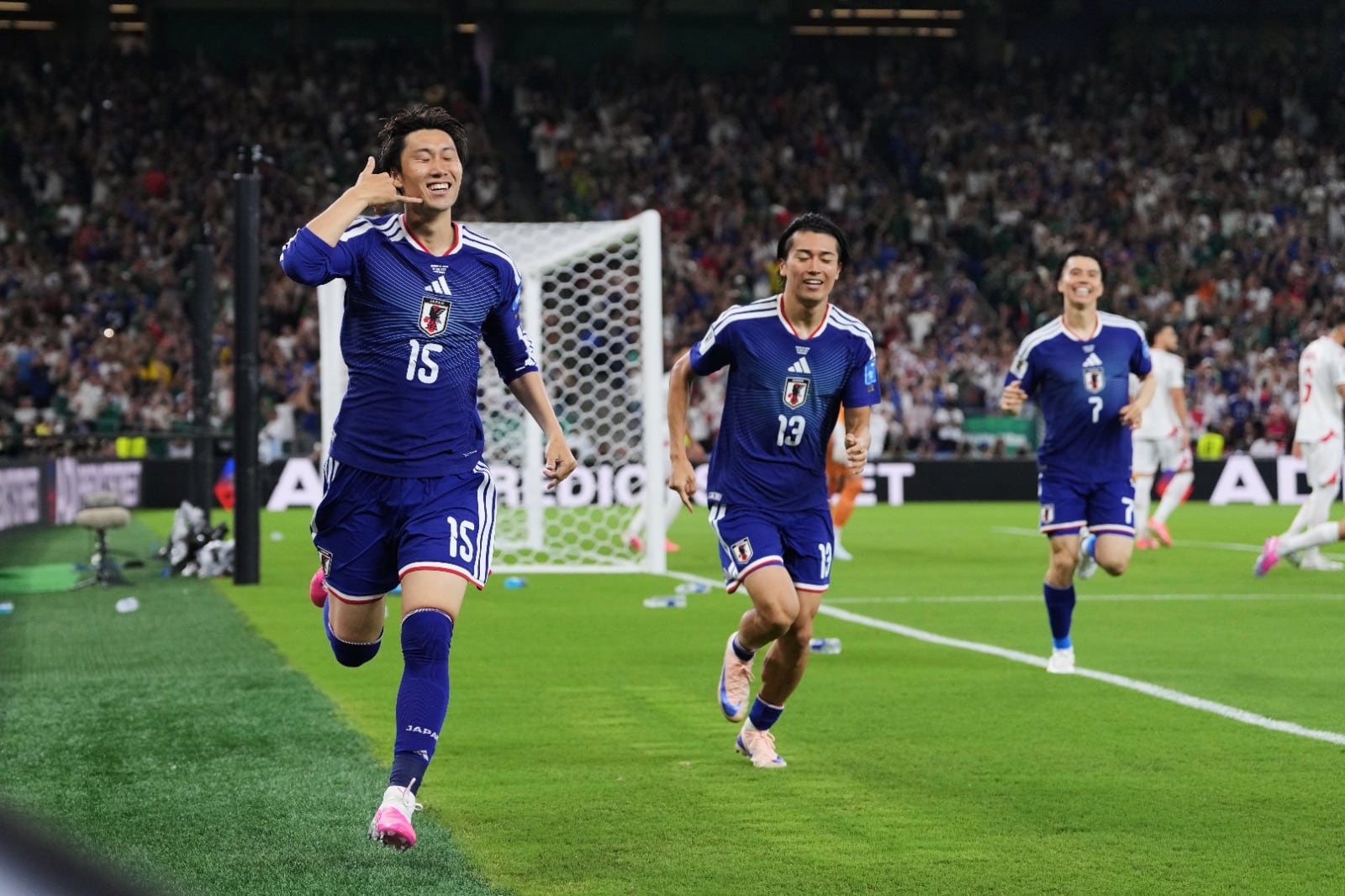 Festejo de Japón (AP)