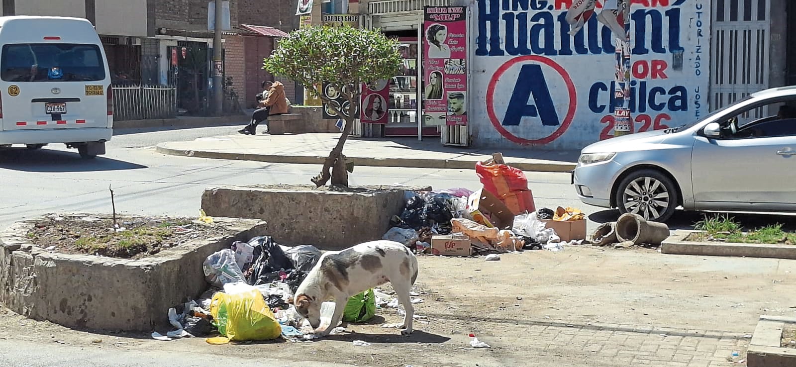 Cierran botadero y toneladas de basura se quedan en las calles del distrito de Chilca