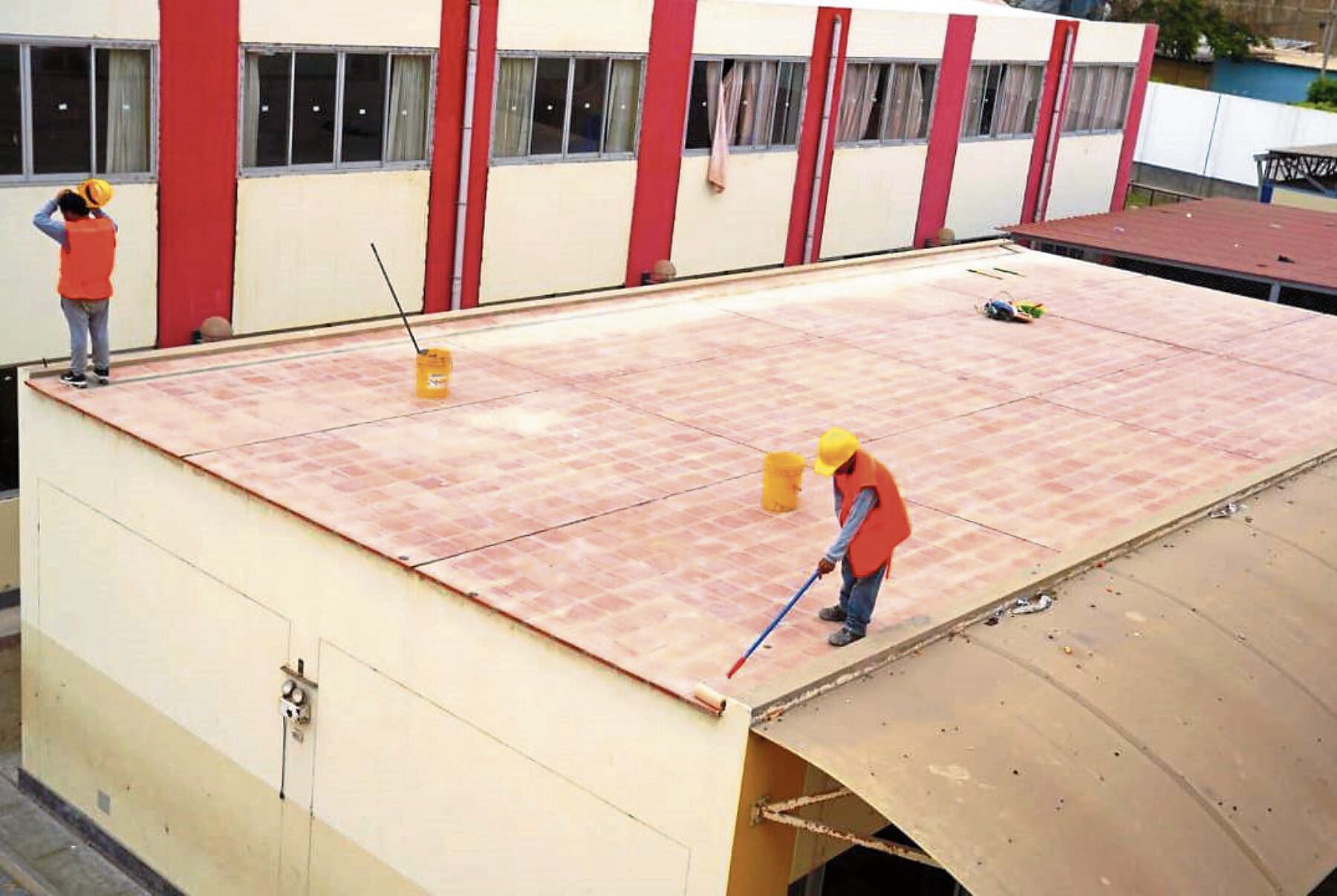 Estos meses se debe trabajar en el mantenimiento de los locales educativos. Foto: Andina.