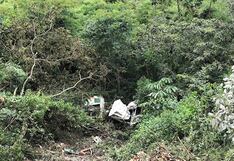 Puno: Cisterna cayó a un barranco causando la muerte de una persona y dos heridos