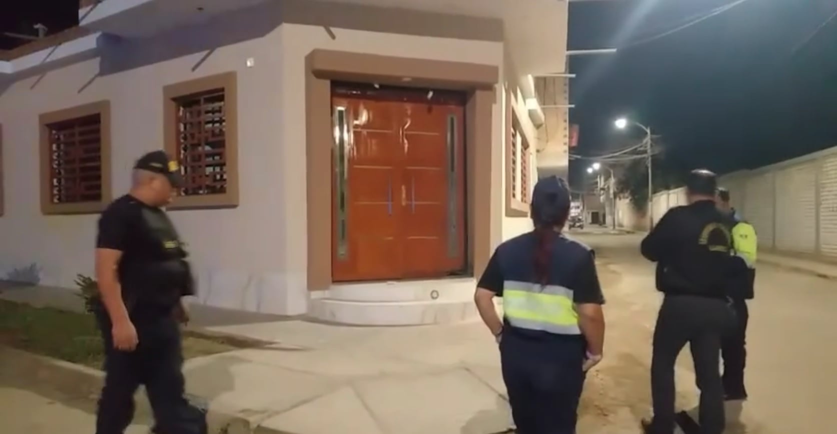 Explosión alertó a los vecinos de la calle Rázuri.