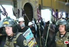 Estudiantes universitarios marchan por el Centro de Lima en defensa del medio pasaje