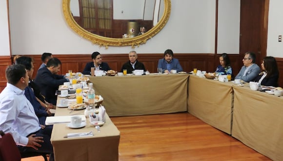 Los representantes del gremio empresarial sostuvieron reunión con equipo técnico para impulsar la ejecución del canal madre.