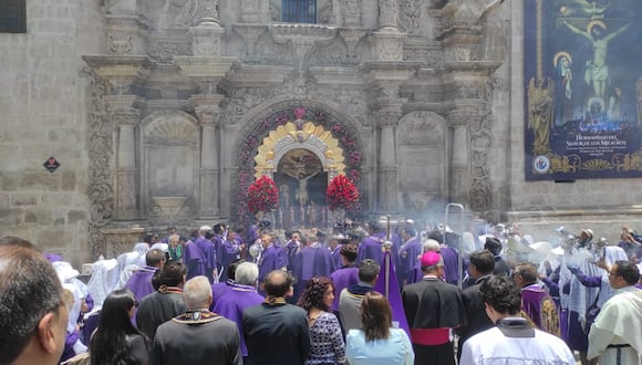 Cristo Morado recorre las calles de Arequipa por sexta vez. (Foto: Nelly Hancco)