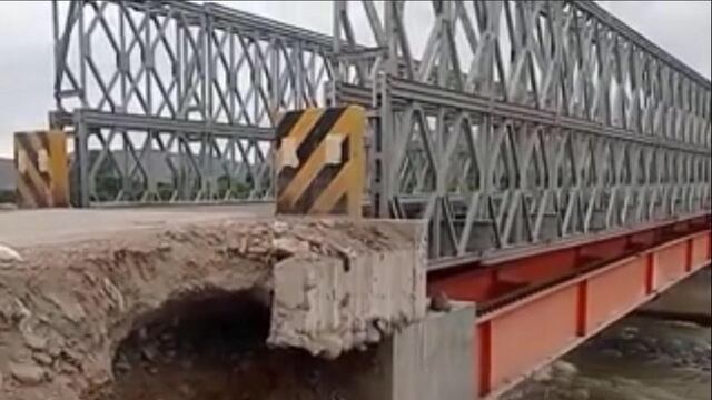 Puente Aja a punto de colapsar por erosión en las bases en Nasca