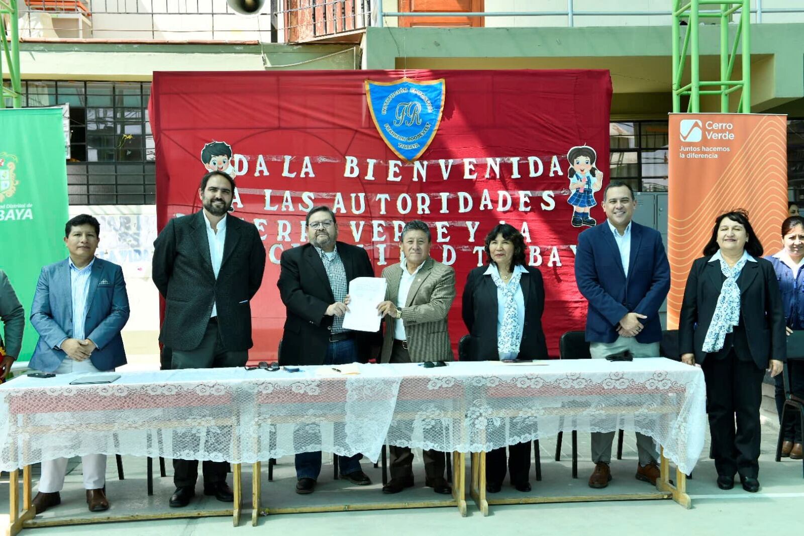 Firma de convenio entre Tiabaya, Cerro Verde, Ferreyros y Unimaq para la ejecución de la I.E. 40083 Franklin Roosevelt. Foto: Difusión.