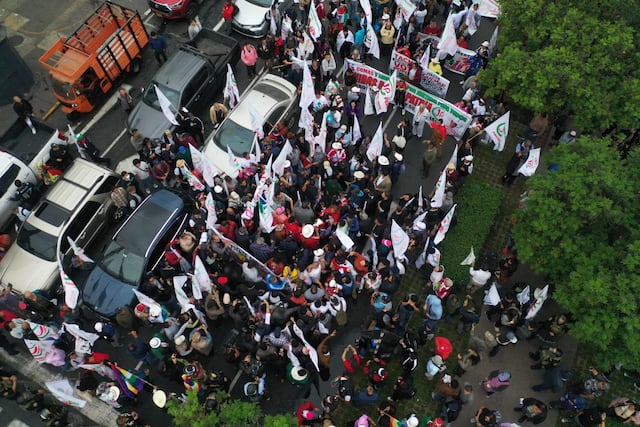 Marcha convocada por Juntos por el Perú se desarrolla bajo estricto resguardo policial