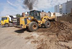 Trujillo: Continúa remoción y limpieza de escombros en la cuadra ocho de la avenida Huamán