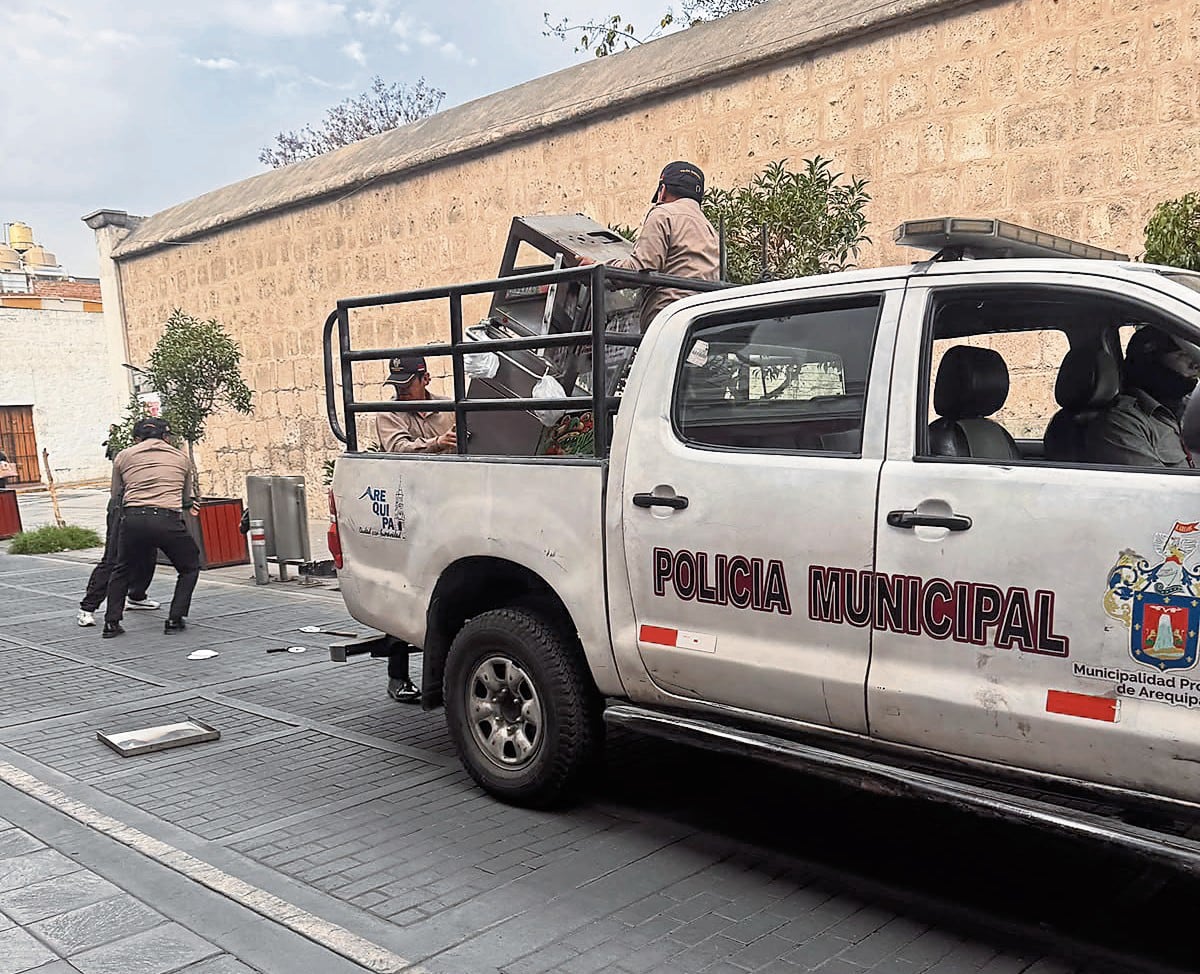 Policías municipales intervienen con violencia a ambulantes en Arequipa. Foto: GEC.