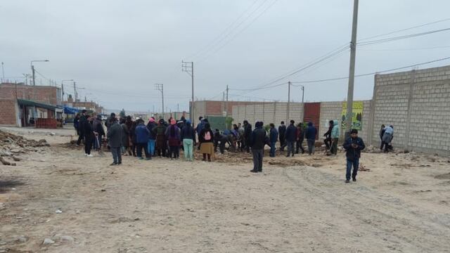 Tacna: Presuntos invasores protegen con soldadura conexión clandestina de desagüe