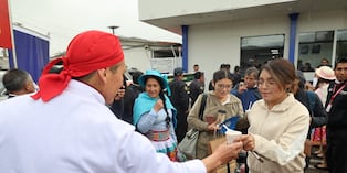 Junín recibe a turistas con danzas y gastronomía en aeropuerto de Jauja