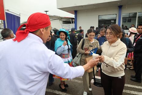 Junín recibe a turistas con danzas y gastronomía en aeropuerto de Jauja