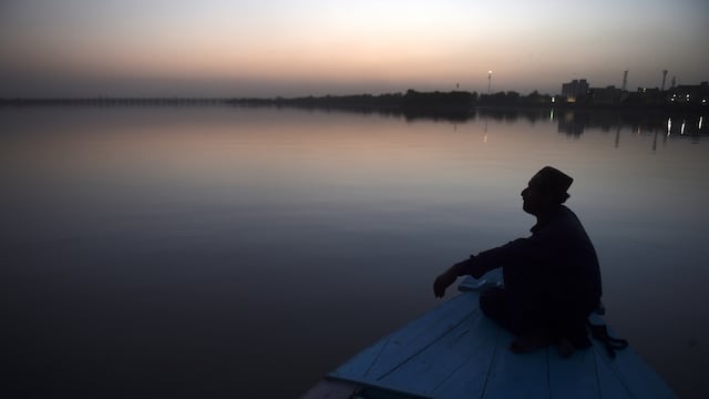 Naufragio de un barco en Pakistán deja más de 50 muertos de una misma familia