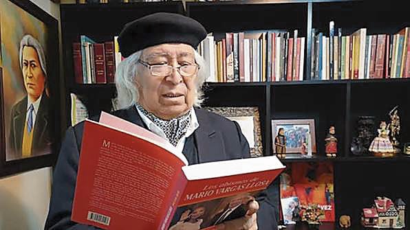 José Luis Ayala Olazával es escritor, periodista, poeta, cronista y ensayista, además de yatiri y gran promotor de la cultura aimara. Foto: Cortesía.