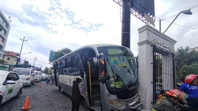 Cuatro heridos el en choque de un bus del Sistema Integrado de Transportes de Arequipa contra un arco de sillar