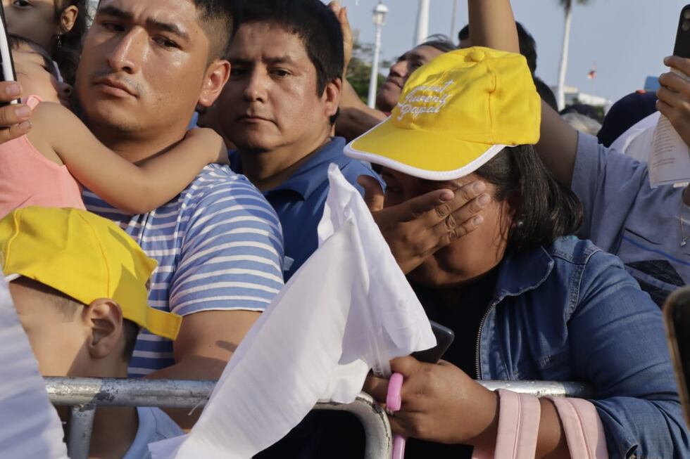 Cientos de fieles llegaron para acompañar a la imagen de la Virgen de la Puerta de Otuzco. (Foto: Vanessa Hordyj)