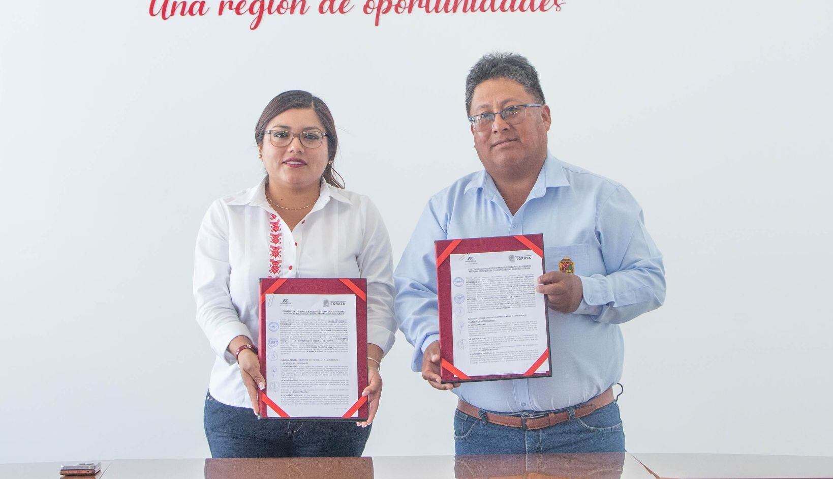 Gilia Gutiérrez Ayala y Elvis Nina Córdova acordaron alianza. (Foto: Difusión)