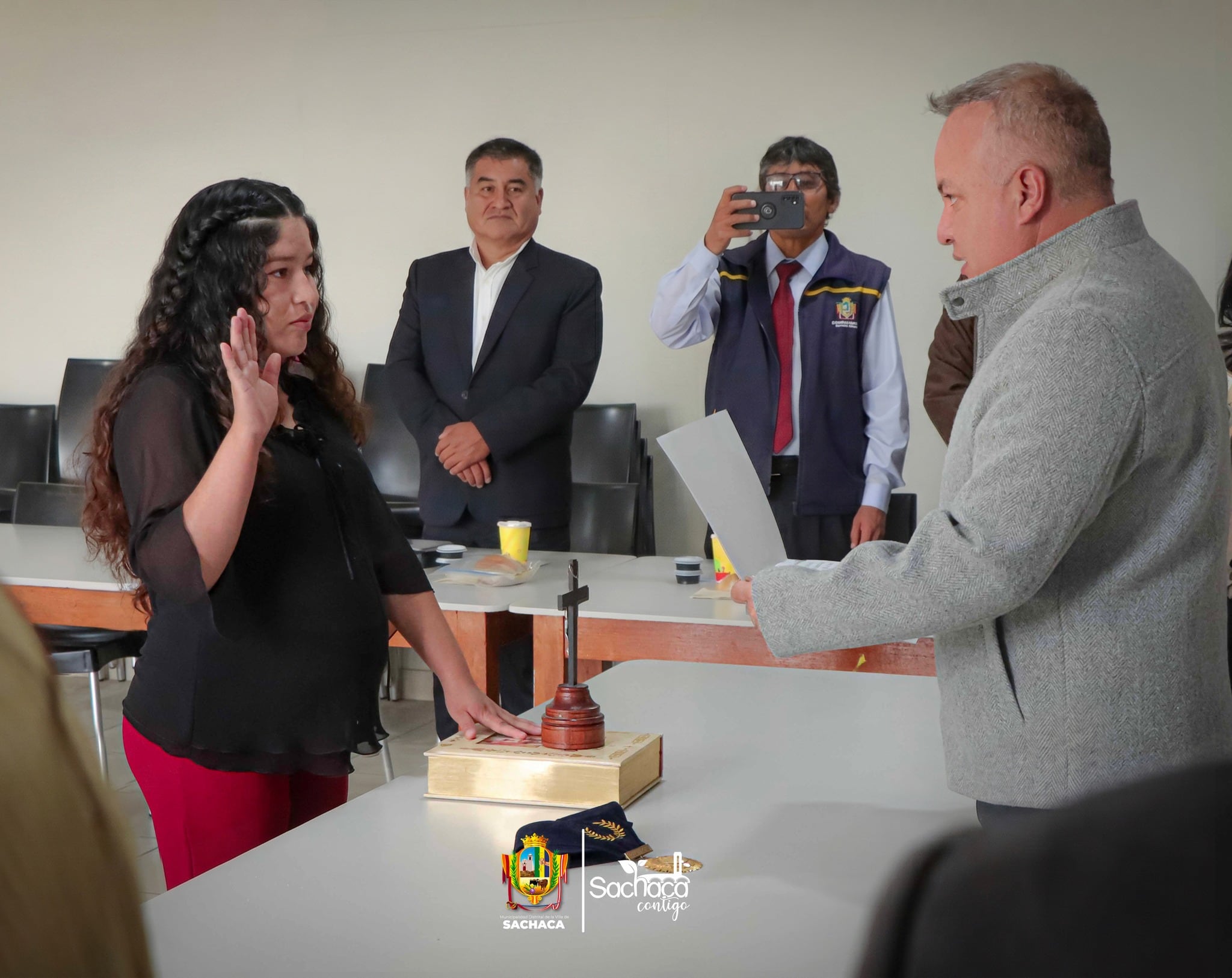 Lizbeth Flores asume como regidora provisional en Sachaca. (Foto: Municipalidad de Sachaca)
