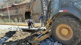 Tubería rota deja sin servicio de agua a Huancavelica