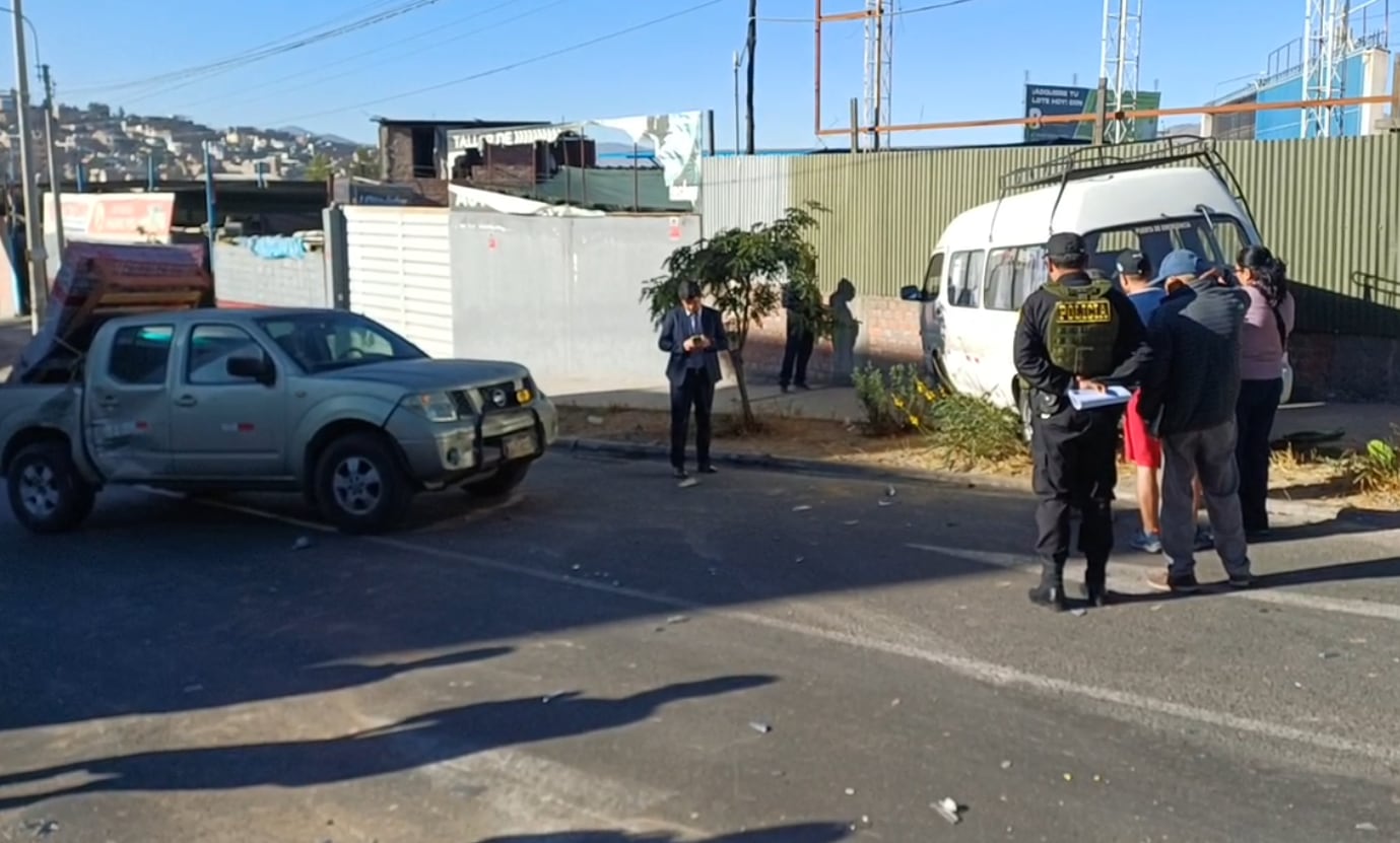 Movilidad escolar choca con camioneta y deja a estudiantes ilesos en Arequipa. (Foto: GEC)
