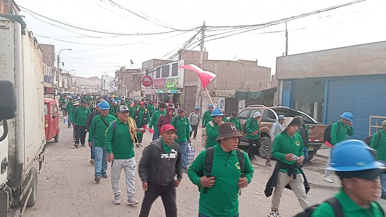 Mineros artesanales de Chala protestan por ampliación de REINFO. Foto: Darío Román Casanova.