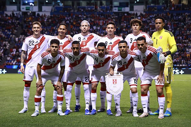 La Federación Peruana de Fútbol anunció que la selección nacional utilizará tres sedes para disputar las próximas Eliminatorias sudamericanas. La decisión fue adoptada en coordinación con el entrenador Mano Menezes. (Foto: Getty Images)