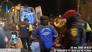 Arequipa: Rescatan a amigos que cayeron al río chili desde el puente Bolognesi