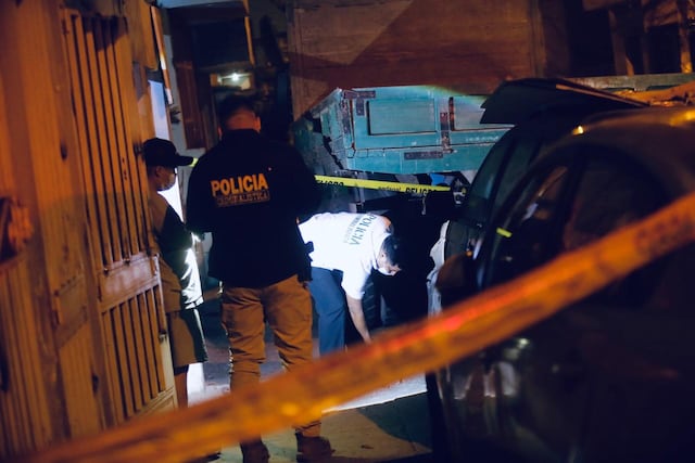 Extorsionadores lanzan explosivo contra vivienda en Comas (Fotos: César Grados/GEC)