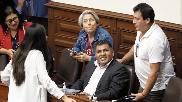 Dos congresistas de Arequipa con menos de 5 leyes presentadas