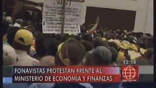 Fonavistas protestaron frente al Ministerio de Economía (VIDEO)